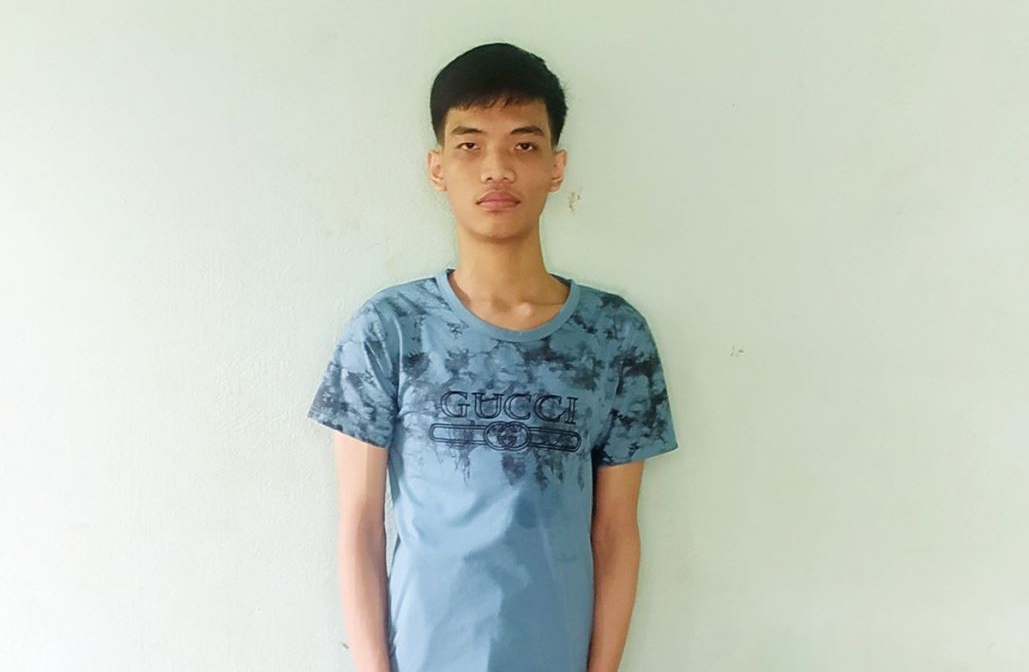 Đại học Duy Tân trao học bổng dành cho hai sinh viên giàu nghị lực vượt lên số phận